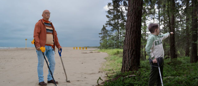 Beach Metal Detecting vs. Land: 5 Key Differences Every Treasure Hunter Should Know